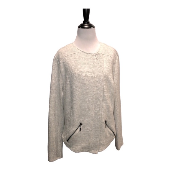 Torrid textured front zip jacket-Size 2 - Picture 2 of 9